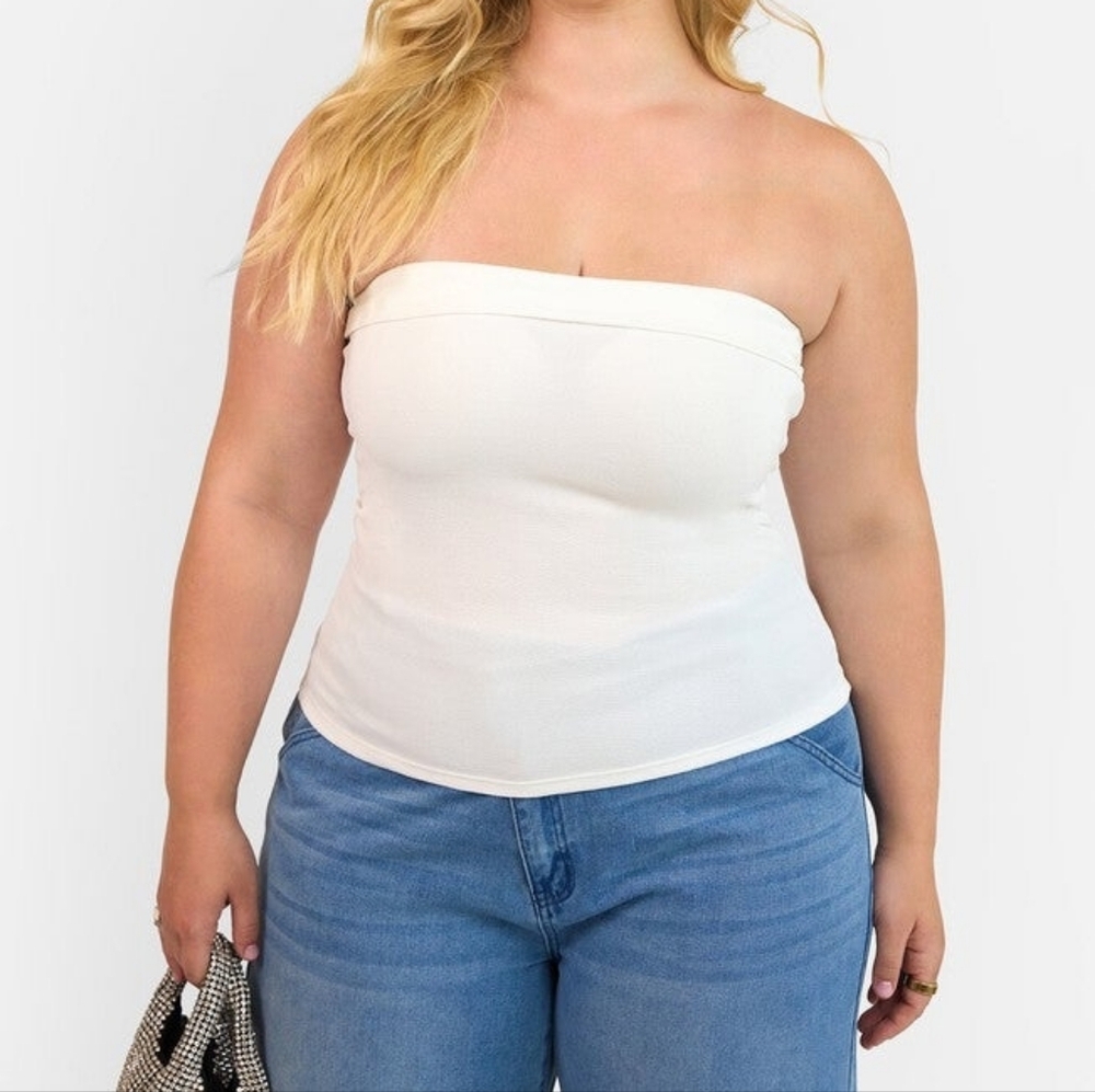 Elegant White Strapless Albus Top